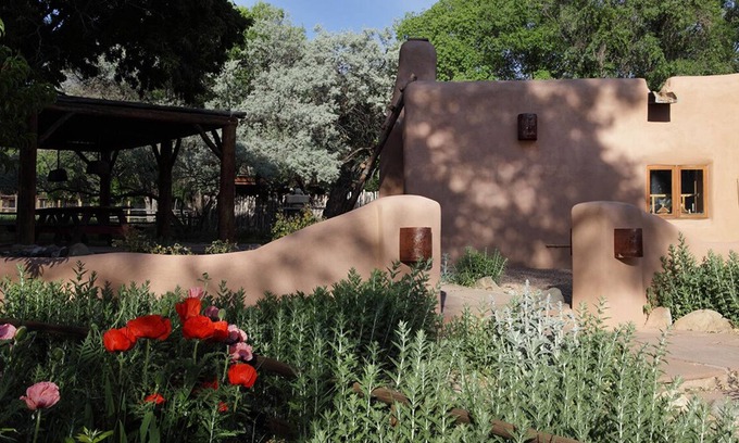 Taos Casa | 6 Br / 3 Ba Adobe Casa cerca de Taos