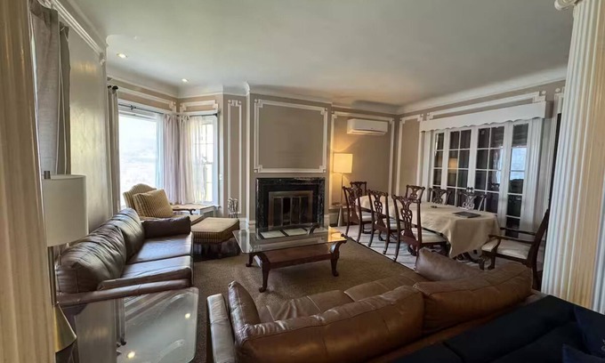 Getty Square Casa | 6 BR, 4 BA Mansion Close to the City