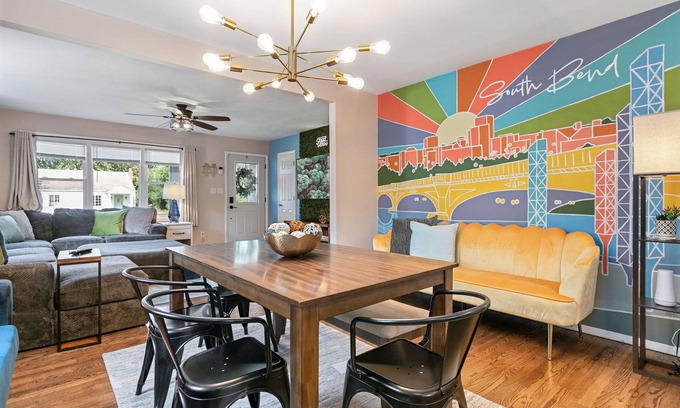 South Bend Casa | 6 BR Family and Friends Retreat- Pool, Theatre, Walk to Notre Dame & Restaurants