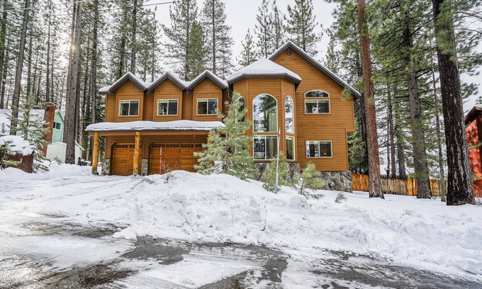 Tahoe Paradise Chalet De Esquí | 6 BR Lux Blackfoot Lodge - Mesa de billar, bañera de hidromasaje y bañera de hidromasaje