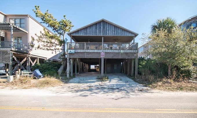 Pawleys Island Casa | 6 BR Oceanfront House with Creek Dock
