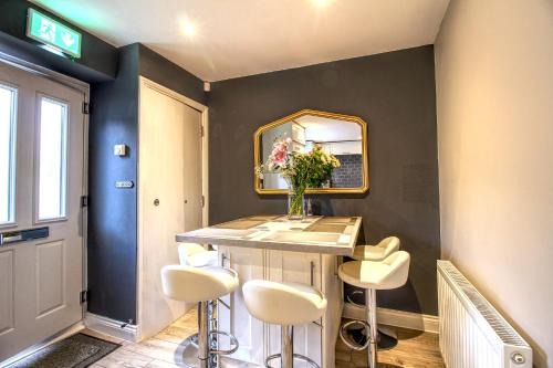 Huddersfield Apartamento | 6 Dbl Bed, Central Huddersfield house inc parking