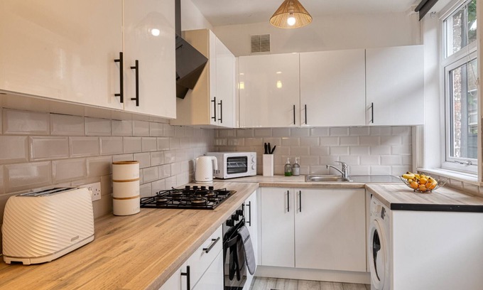 Whitefield Casa | 6 Guests House, Massage Mattresses, SmartTV & Netflix with Free Parking & WIFI