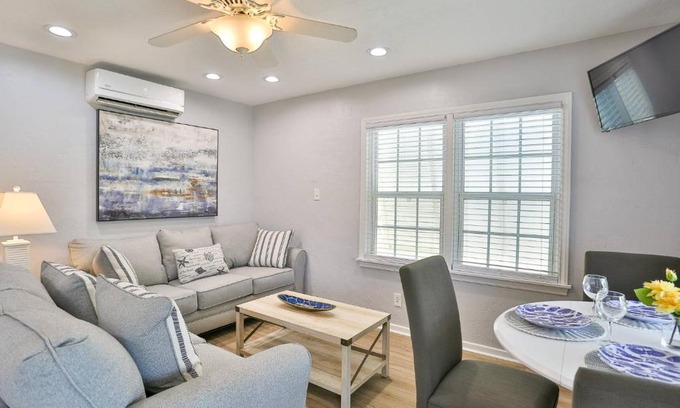 Madeira Beach Casa | 6 - Island Paradise Cottages - Gulf Mist