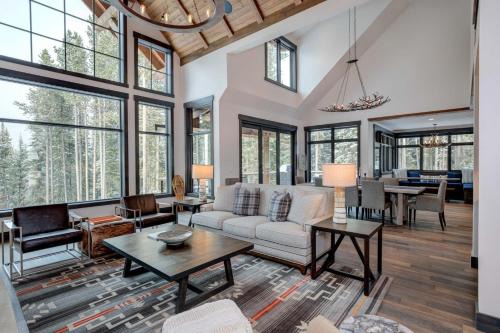 Big Sky Casa | 6 Jakes Lane by Moonlight Basin Lodging