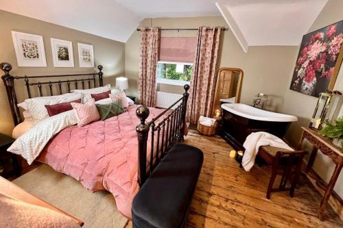 Merthyr Tydfil Casa | 6 Luxury home, near family park and Coffee Shop!