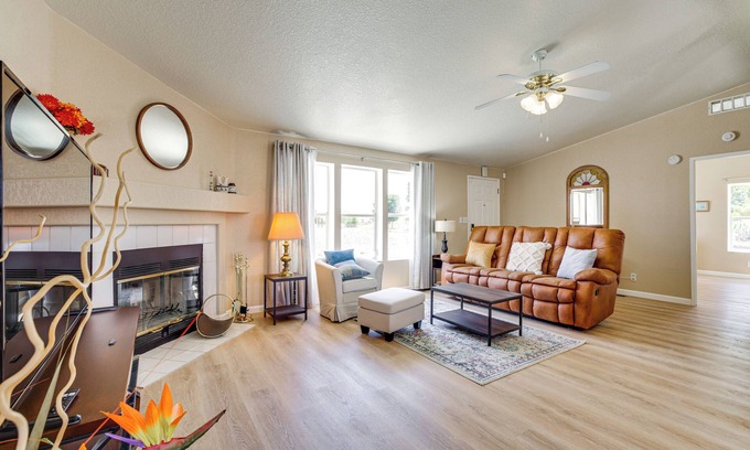 Pahrump Casa | 6 Mi to Downtown Pahrump: Scenic Desert Retreat