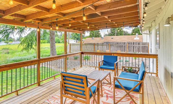 Hazel Dell Casa | 6 Mi to Downtown Vancouver: Peaceful Home w/ Deck
