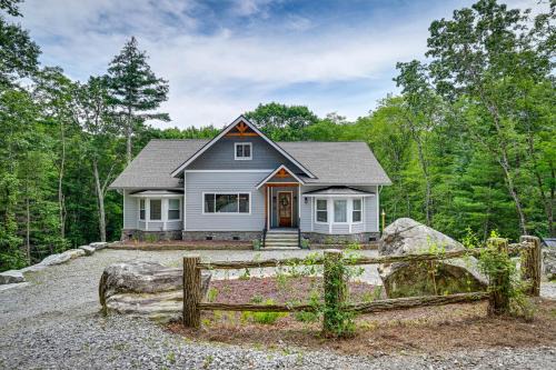 Glenville Casa | 6 Mi to Dtwn Cashiers Spacious Home with Deck