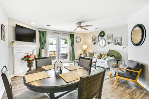Clarksville Casa | 6 Mi to Dtwn Dog-Friendly Clarksville Home!