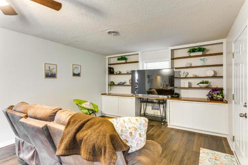 Northeast Pensacola Casa | 6 Mi to Dtwn Pensacola Family-Friendly Gem!