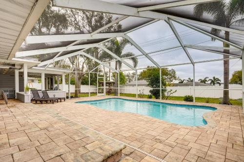 Winter Haven Casa | 6 Mi to Legoland Retreat with Pool and Fenced Yard