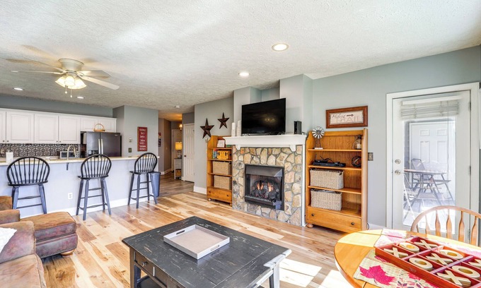 Seven Devils Condominio | 6 Mi to Skiing: Mtn-View Condo in Seven Devils