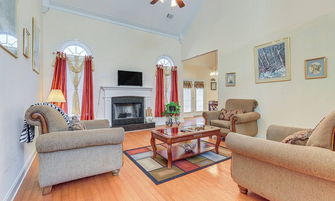 McDonough Casa | 6 Mi to Southern Belle Farm: Home w/ Patio!