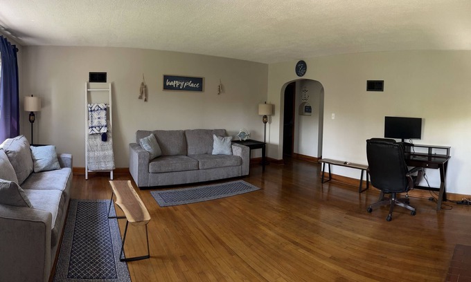 Huntingdon Casa | 6 minutes to RaystownSynders Boat Launch. Room to park a boat. 40 miles to PSU!