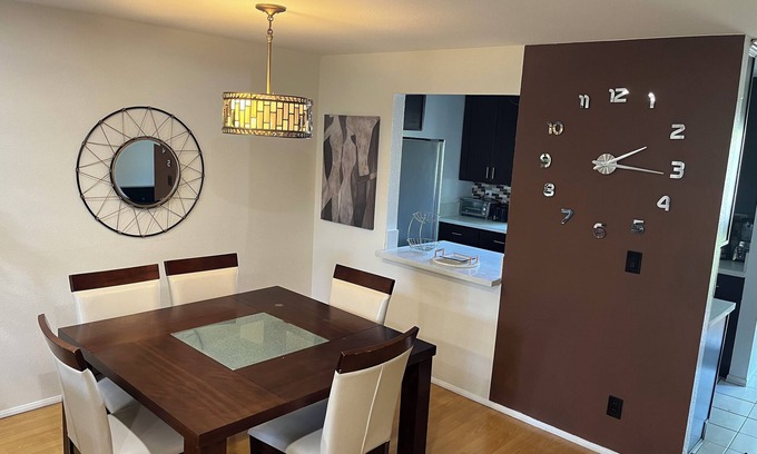 Downtown Apartamento | Phenomenal 2-bedroom 2-bath Apartment City Center