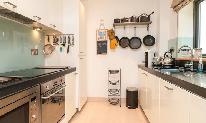 Dartmouth Cabaña | 6 Pottery Cottages