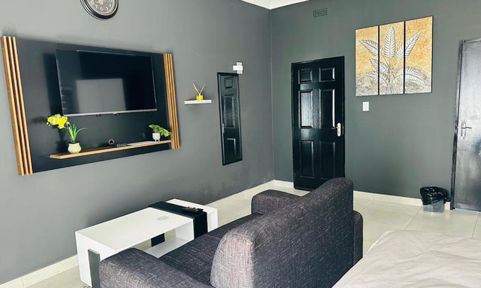 Bezuidenhout Valley Casa | 6 the Curve Unit 19