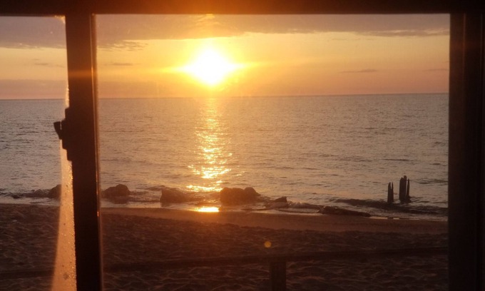 Oscoda Complejo | #6 Two bedroom Dog friendly beachfront cabin.
