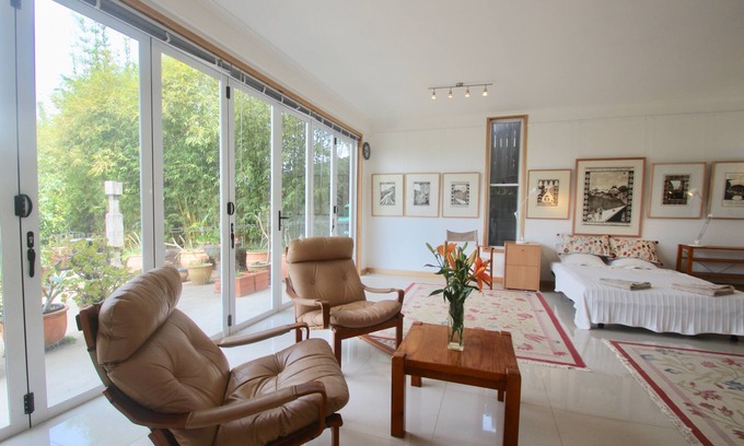 Kiama Apartamento | 80 sq meters of totally private studio gallery space.