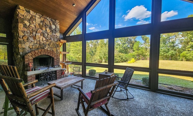 Upatoi Casa | 6000 sq ft home with Private Pool and Hot Tub, sleeps 16 - 16 Acres