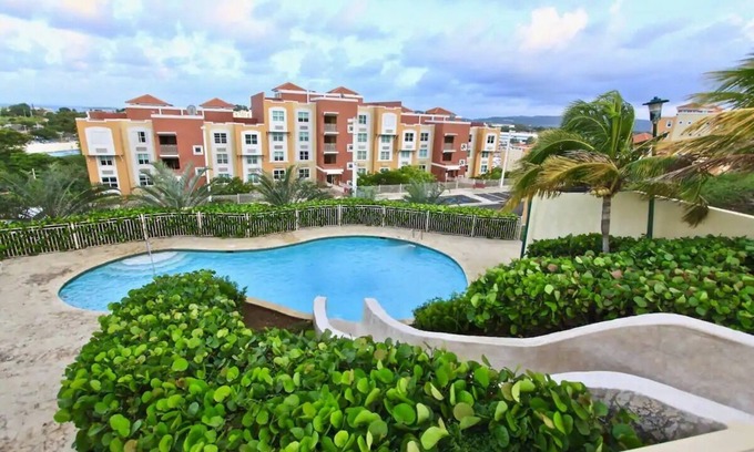 Sardinera Apartamento | 608 Ocean & Marina Views 3 Bed 2 Bath