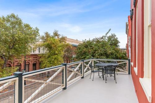 Natchez Casa | 610 Franklin - 3 Bed, 3 Bath, Duplex, Heart of Downtown