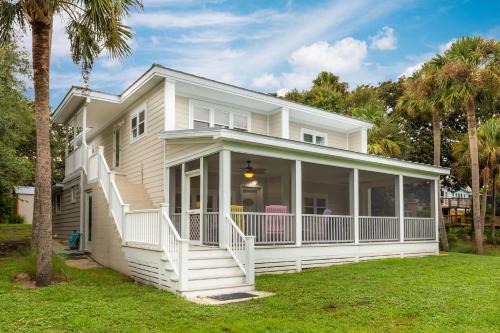Folly Beach Casa | 612 E Ashley - Shore Beats Work - 4 Bedrooms