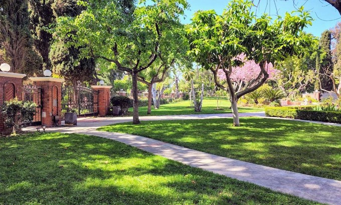 East Pasadena Villa | 628 Madre Street