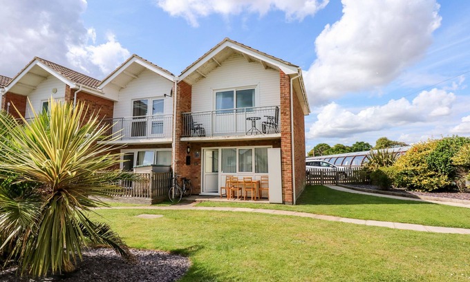 Corton Cabaña | 63 THE WATERSIDE HOLIDAY PARK, pet friendly, with pool in Corton