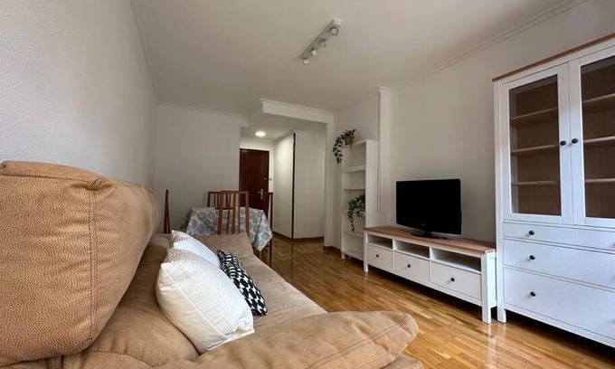 La Corredoria y Ventanielles Apartamento | 632A Bonito apartamento en Oviedo