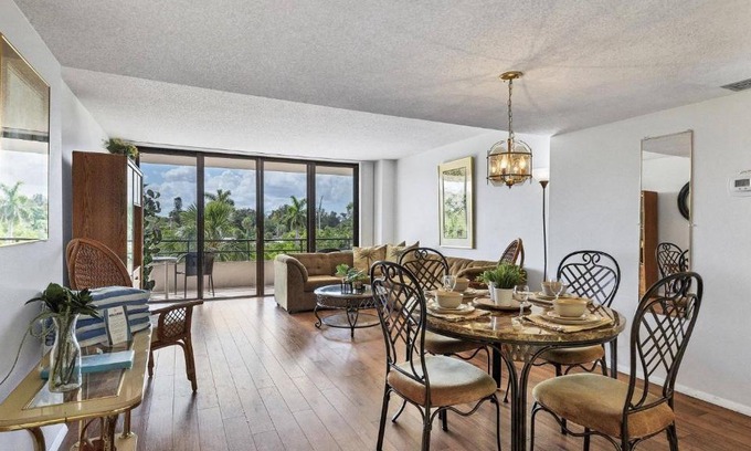 Siesta Key Casa | 6415 Midnight Pass #307