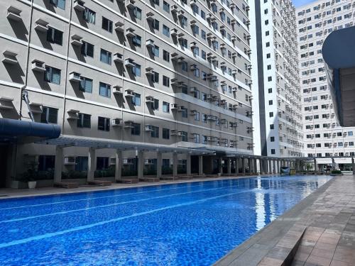 Dasmarinas Apartamento | 642 - Quiet & secured condo in Cavite with HI speed WIFI