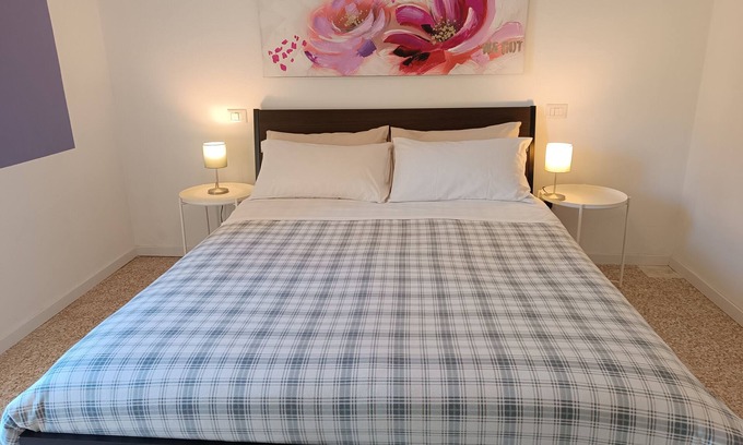 Pavia Apartamento | 64B 10 minutes walk from: Polyclinic Hospital, Station and Center - 2 rooms