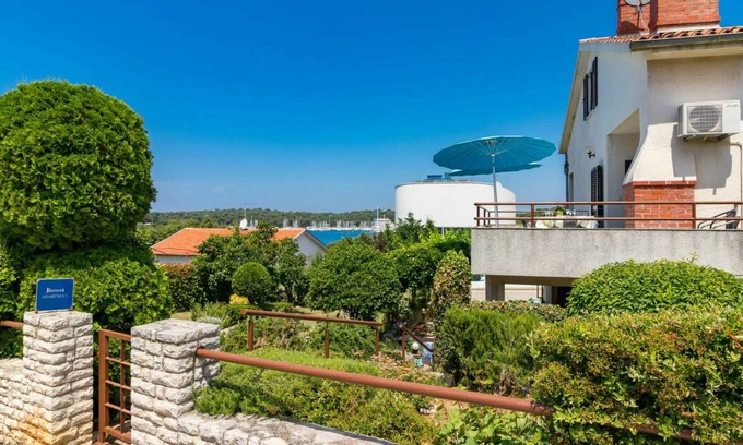Pjescana Uvala Apartamento | 65 m² Apartamento ∙ 3 habitaciones ∙ 4 huéspedes