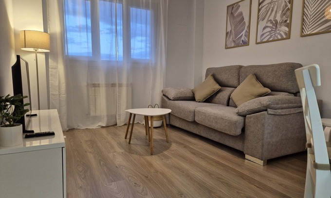 La Corredoria y Ventanielles Apartamento | 650A Apartamento moderno, acogedor y con garaje