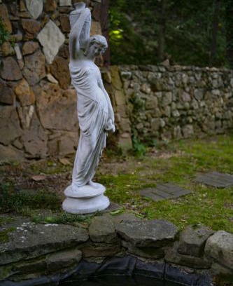 Eureka Springs Historic District Villa | 66 Center - Carriage House