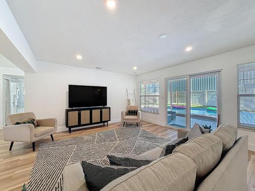 Orient Park Casa | 6616 Travis Blvd