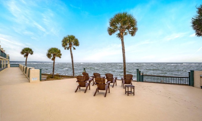 Saint Helena Island Villa | 663 New Haven