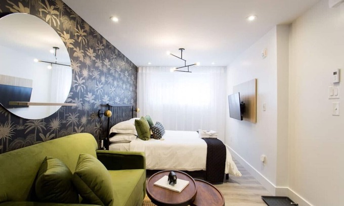 Little Italy Apartamento | 6768 - 103 · Palms Little Italy Mini Studio with full bath by Denstays