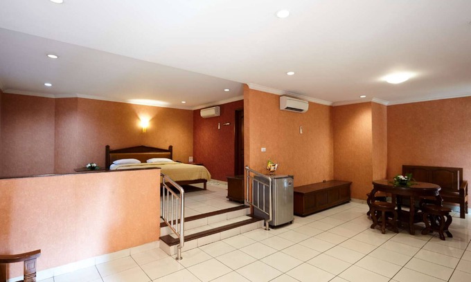 Jatinegara Hotel | 678 Hotel Cawang by Cocotel