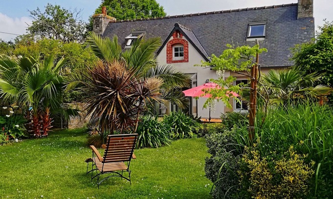 Audierne Casa | 690-Charming villa in a lush garden