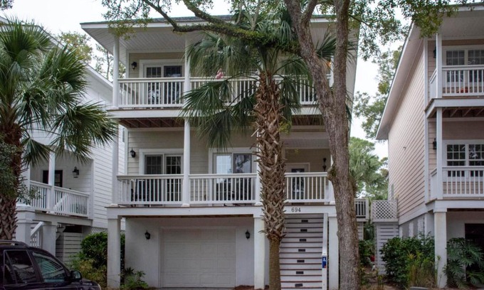 Bonito Boathouses Casa | 694 Bonito Rd-Sandy Palms