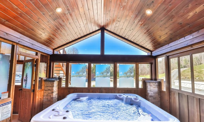 Hunter Casa | 6BR/7bath Luxury home Hot Tub in Hunter Catskills