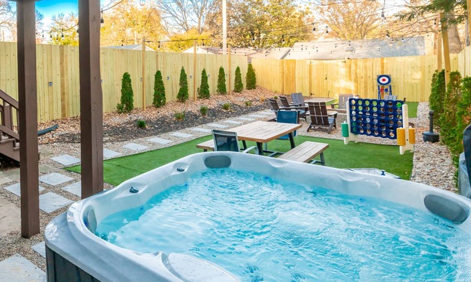 Bonnycastle Casa | 6BR Retreat w/Game Room Epic Yard Hot Tub Fire Pit