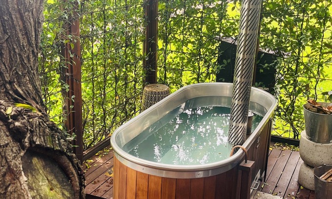 Agnes Banks Cabina | 6SIXTEEN – The Banks A picturesque 5-acre escape in Richmond, NSW.