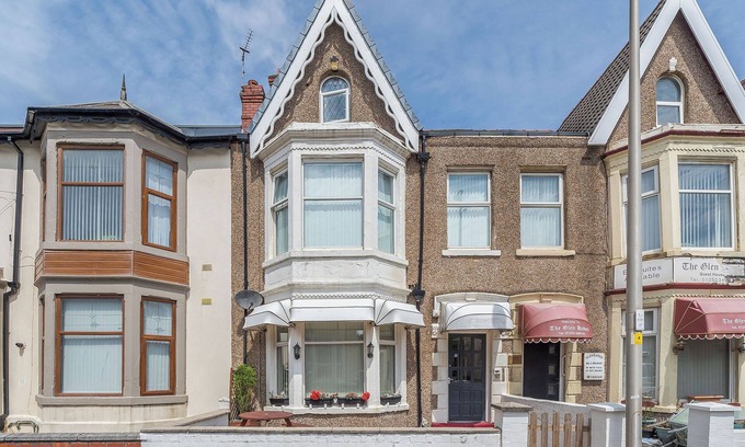 South Shore Cabaña | 7 bedroom accommodation in Blackpool