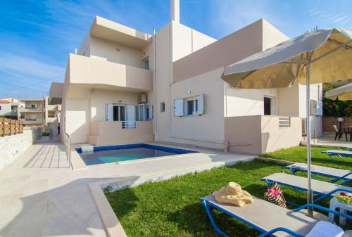 Skaleta Casa | 7 bedroom villa with pool, 700m from the beach!