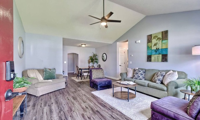 Huntcliff Casa | 7 beds~10 mins to Ft Jackson!