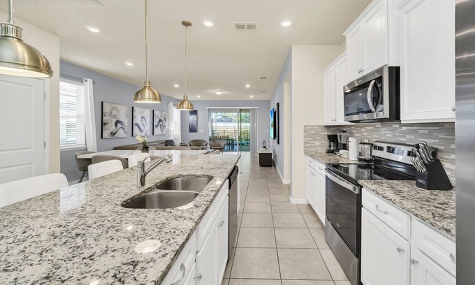 Davenport Alquiler De Eote | 7 BEDS | 5.5 BATHS GamesRoom & Pool/spa 3907lana